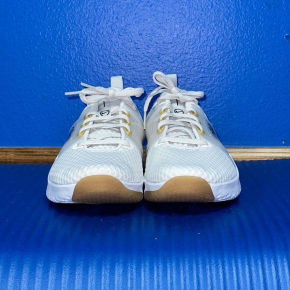 Size 8.5- Women’s Nike Renew In Season TR 10 Running Shoes White CK2576-010 NEW - Picture 3 of 8